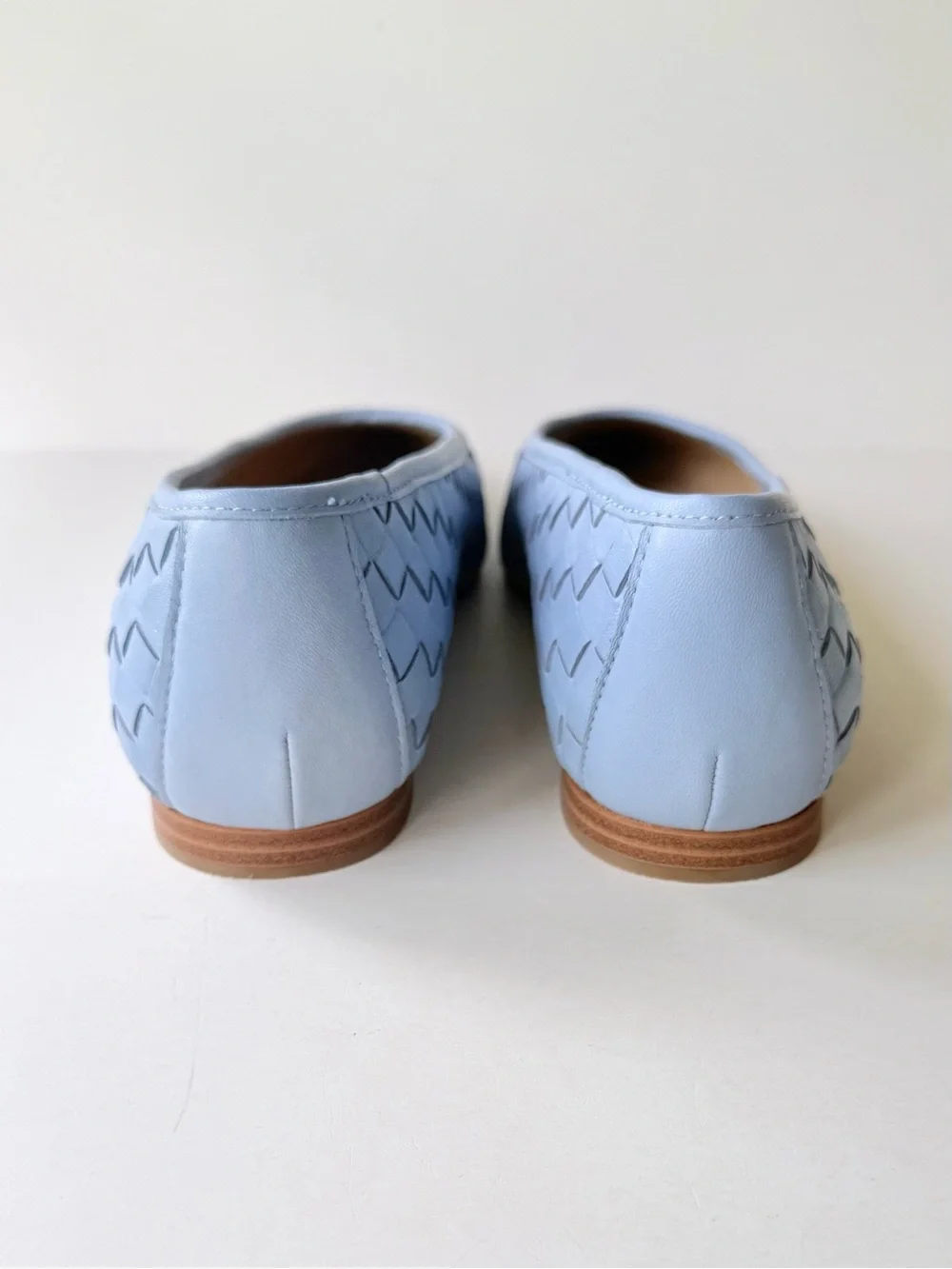 NWOB Marc Fisher Damaris Flat in Light Blue Woven Leather Pointed-Toe 8